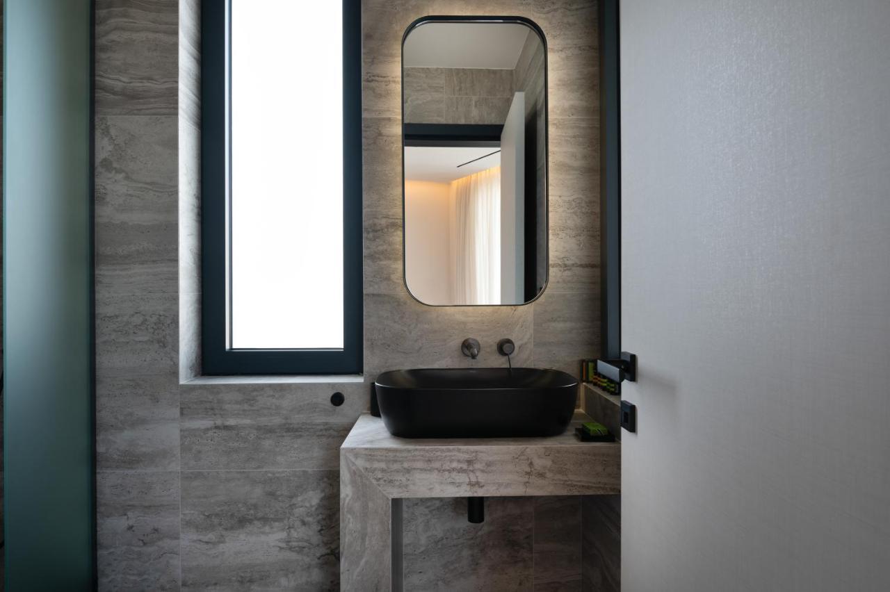 Penthouse Jacuzzi Suite